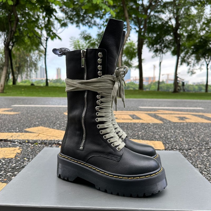 Martin bakancs uniszex, valódi bőrből, magas szárú, magasságot növelő talp, kerek orrú, fűzőkkel, Goodyear talppal, téli viselet