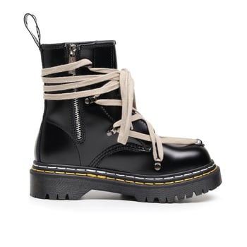 Martin csizmák bőr felsőrészével, oldalsó cipzár, kerek orr, 3–5 cm középmagas sarok, téli viselet