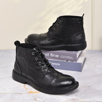 Férfi Martin bőrből készült bakancsok, vintage stílus, kerek orral (Felső: marhabőr első réteg; Talp: gumi; Belső talp: természetes bőr; Orr formája: kerek; Sarok magassága: alacsony 1–3 cm)