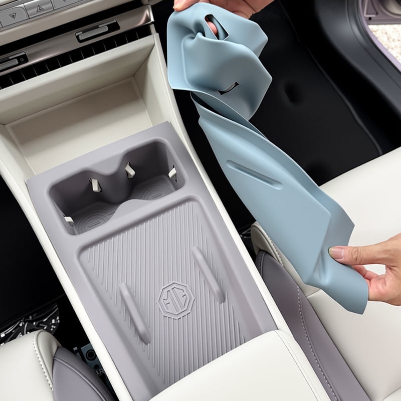 MG4 belső átalakítási készlet: vezeték nélküli töltéses pohár tartó védőburkolat, központi konzolhoz integrált szilikon pad, TPES anyag