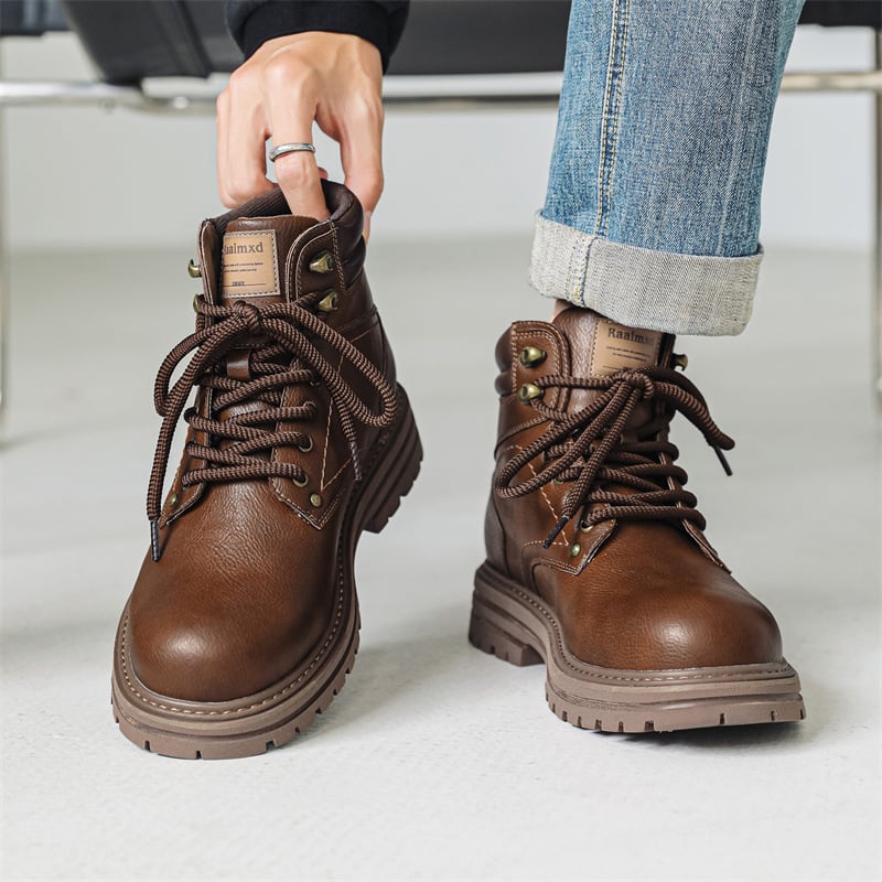 Uniszex bőrbakancsok - Két réteg marhabőr felsőrész, gumitalp, kerek orr, középmagas sarka 3–5 cm, elöl fűzőzárás, középmagas szár