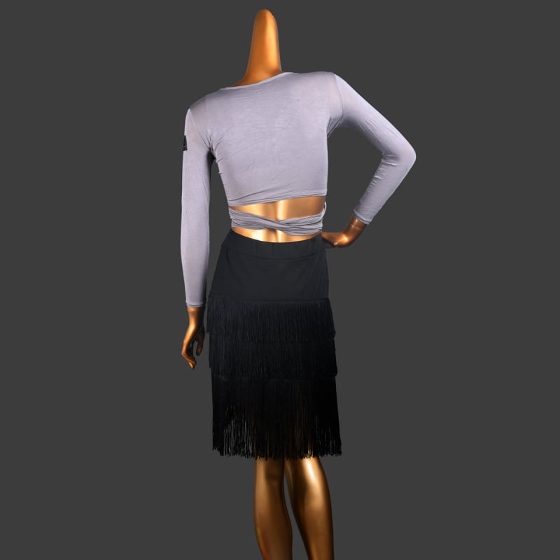 Latin tánc ruha – felnőtt nő, modern táncruha, egyszínű poliészter keverék (90% poliészter), bojtokkal díszített szoknya, nem szabályos vágású