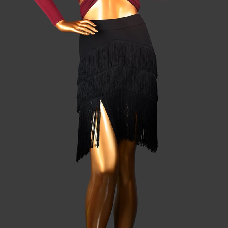 Latin tánc ruha – felnőtt nő, modern táncruha, egyszínű poliészter keverék (90% poliészter), bojtokkal díszített szoknya, nem szabályos vágású