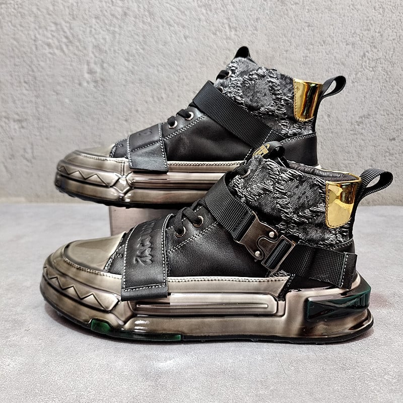 Munkacipő marha bőrből, felső rész szarvas? kerek orr, alacsony sarok 1–3 cm, ragasztott talp, természetes bőr talpbetét, belső hálós bélés