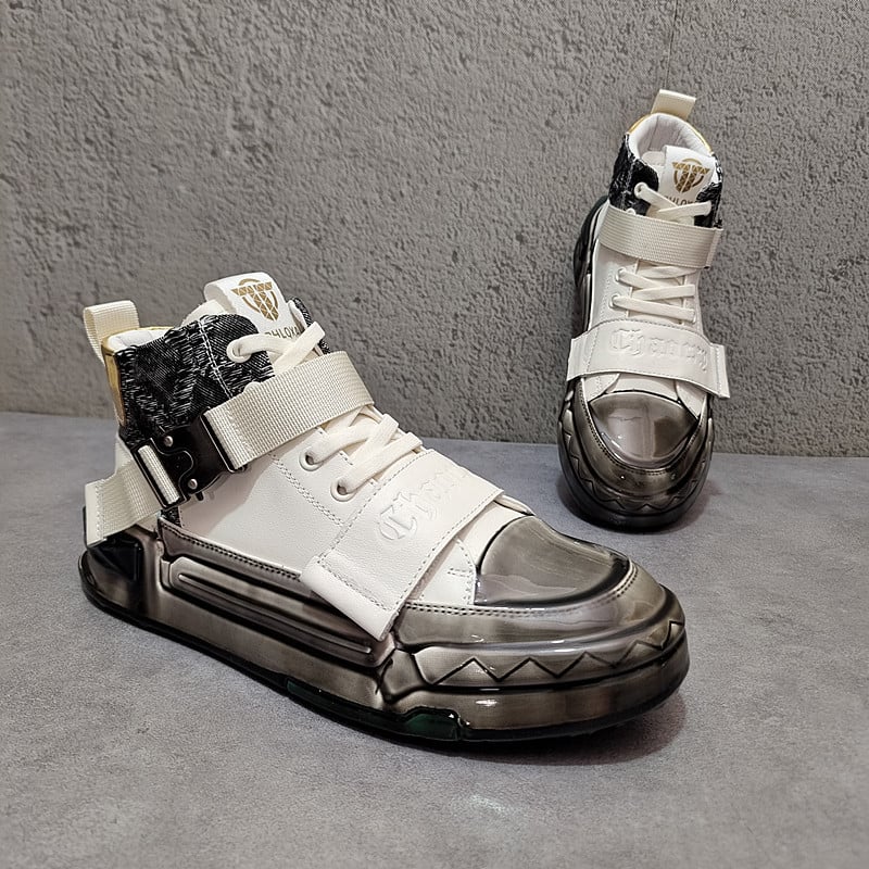 Munkacipő marha bőrből, felső rész szarvas? kerek orr, alacsony sarok 1–3 cm, ragasztott talp, természetes bőr talpbetét, belső hálós bélés