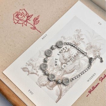 Női vintage virágos karkötő – réz, elektropolírozás, stílus: női, virágmotívum, tavasz 2025 bevezetés