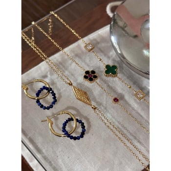 Karkötő virág alakú négylevelű lóhere motívummal; titán acél; elektroplatolás bevonat; irodalmi retro stílus; modell Y6-4/L8-6/H4-3