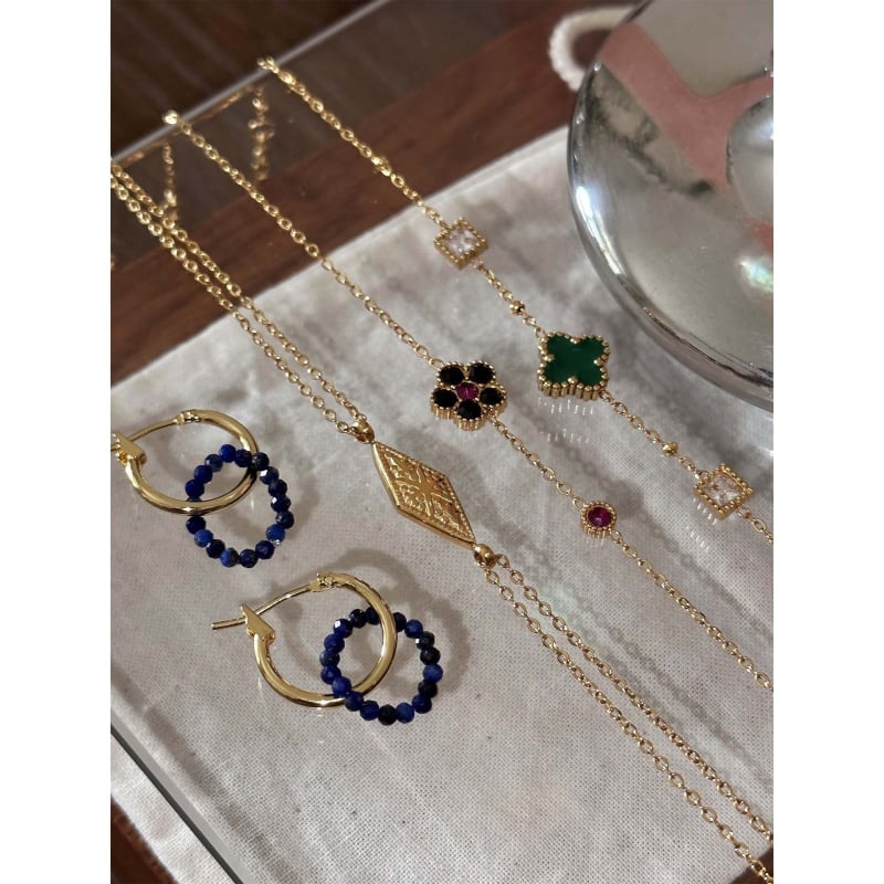 Karkötő virág alakú négylevelű lóhere motívummal; titán acél; elektroplatolás bevonat; irodalmi retro stílus; modell Y6-4/L8-6/H4-3