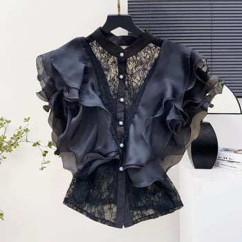 Csipke anyagú ing, álló gallérral, egy sor gombbal, rövid ujjú, egyenes szabású, hossz 50–65 cm, egyszínű modell, japán-koreai lazább stílus