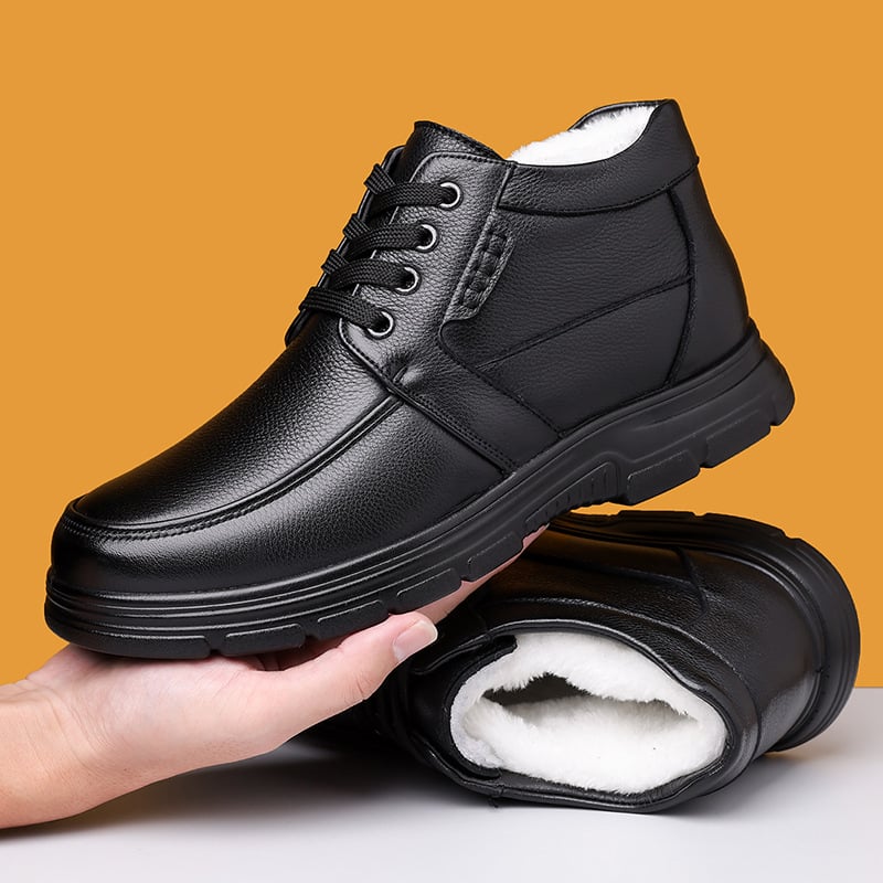 Férfi téli magas szárú csizma, felső rész: marhabőr (első réteg) + szuper rost, gumitalp, meleg gyapjú-kasmír bélés, talpbetét műszőr, alacsony sarkú