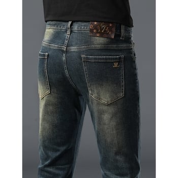 Férfi denimnadrágok, slim-taperes szabásvonal, középmagas derék, gombos záródás, pamut denim, velúr bélés, 2025 téli szezon
