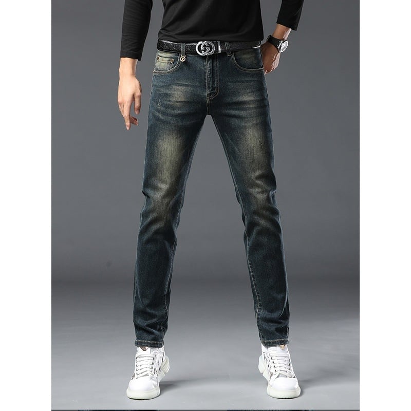 Férfi denimnadrágok, slim-taperes szabásvonal, középmagas derék, gombos záródás, pamut denim, velúr bélés, 2025 téli szezon