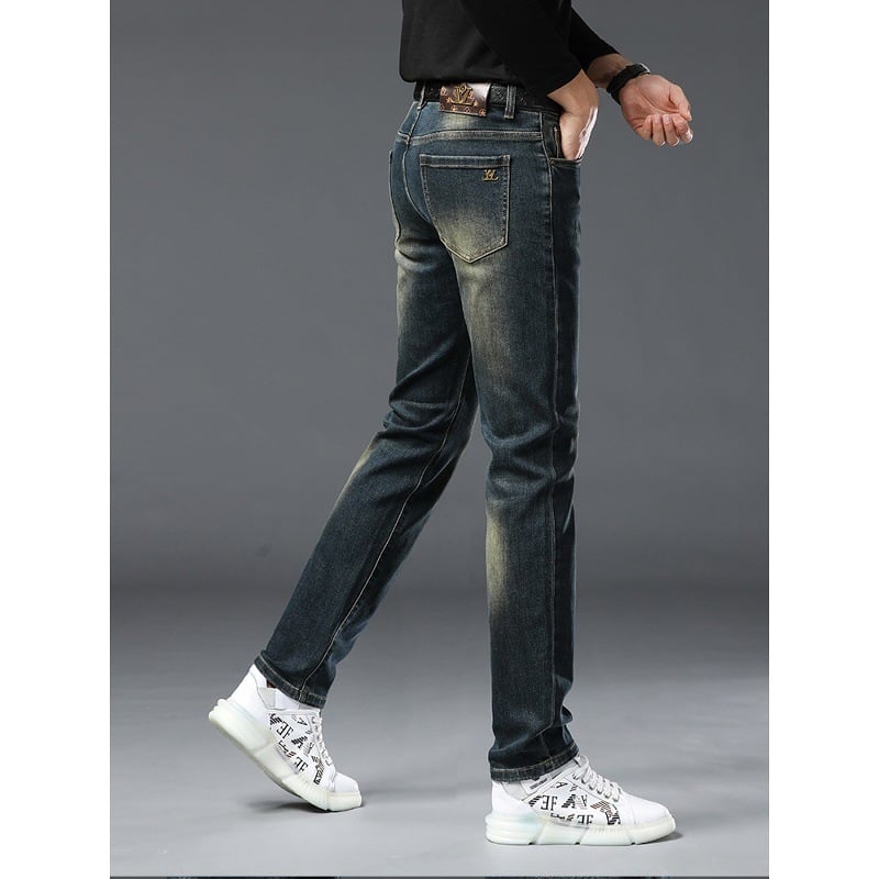 Férfi denimnadrágok, slim-taperes szabásvonal, középmagas derék, gombos záródás, pamut denim, velúr bélés, 2025 téli szezon