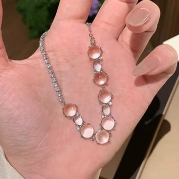 Kézre szánt ékszerek — réz, elektroplátolt felület, női INS stílus, geometriai forma, 2025 őszén megjelenés.