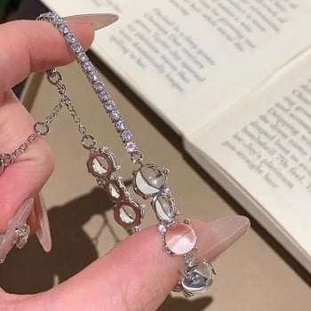 Kézre szánt ékszerek — réz, elektroplátolt felület, női INS stílus, geometriai forma, 2025 őszén megjelenés.