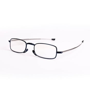 Olvasószemüveg teljes keretű, fémből készült kerettel, gyanta lencsékkel, ovális formájú, 2025 tavaszán debütál