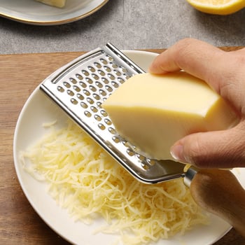 Tölgyfa kör alakú fogantyúval rendelkező többfunkciós reszelő – rozsdamentes acél, sajt, gyömbér és citrom reszeléséhez