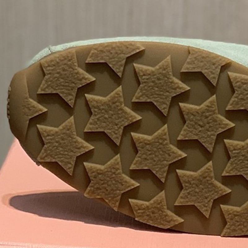 Női velúr sportcipő, kerek orr, alacsony boka, platformos talp, gumírozott talp