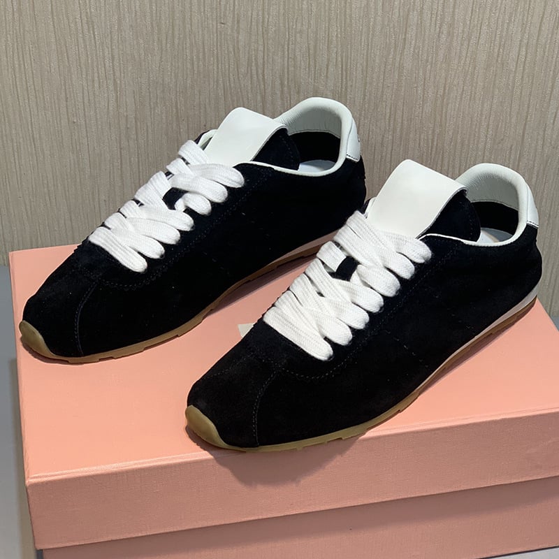 Női velúr sportcipő, kerek orr, alacsony boka, platformos talp, gumírozott talp