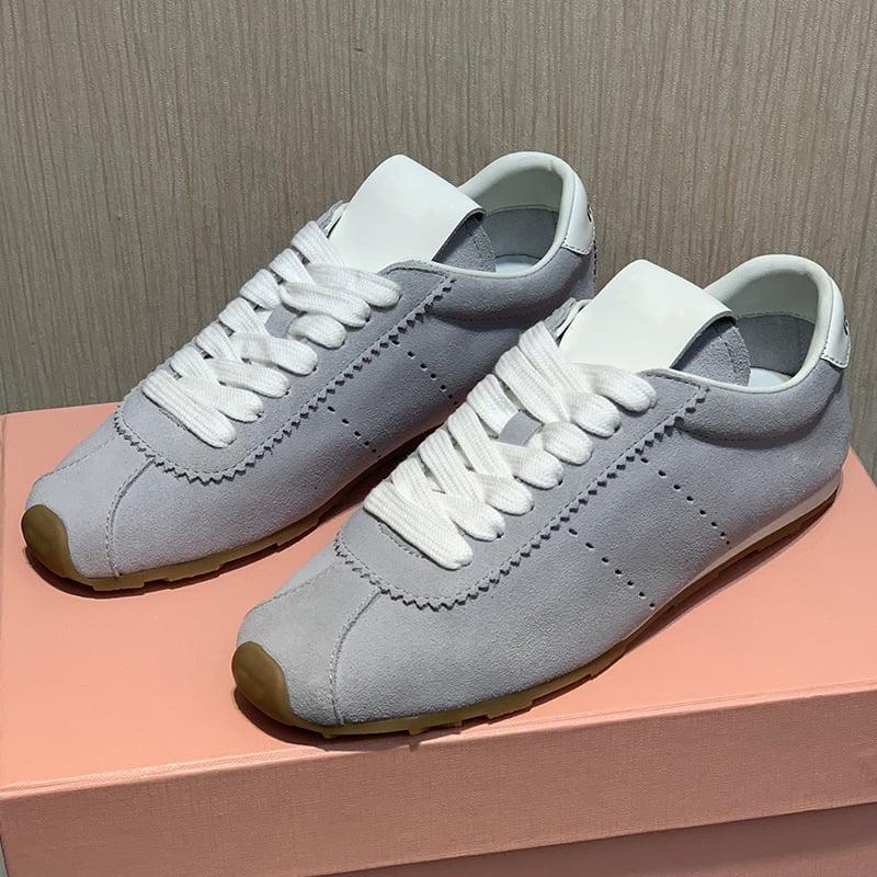 Női velúr sportcipő, kerek orr, alacsony boka, platformos talp, gumírozott talp