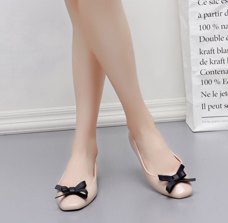 ΓυναικείA αδιάβροχα παπούτσια με τετράγωνη μύτη και τετράγωνη αγκύλη, PU πάτος, χαμηλό τακούνι 1-3 cm