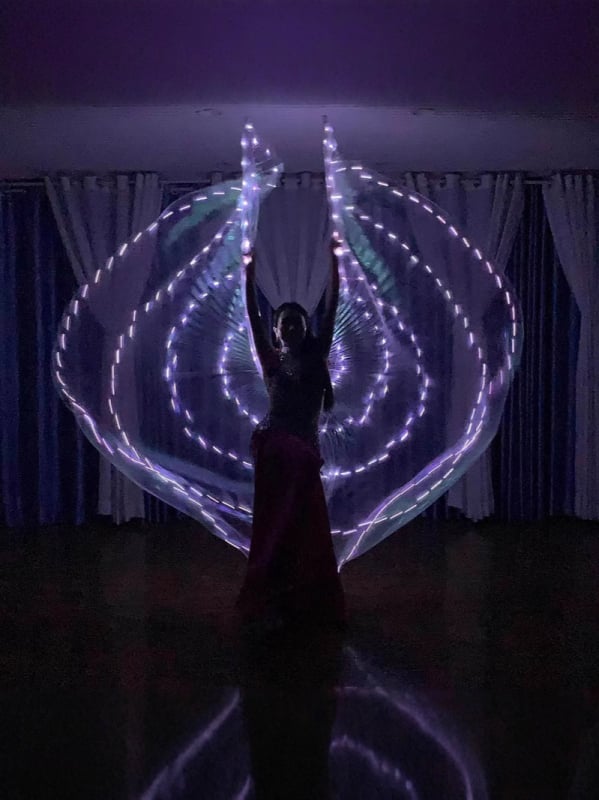 LED világító szárnyak hastánchoz — átlátszó horizontális rekvizit; Anyag: poliészter; Márka: Excellent Nuclear; Lista: nyár 2022; Kor: 18–24