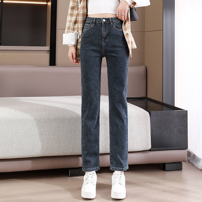 Női farmernadrág, egyenes szabás, magas derekú, 9/10 hossz, mikroelasztikus, denim 30–50% poliészterrel és 30–50% organikus pamuttal