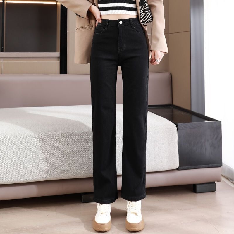 Női farmernadrág, egyenes szabás, magas derekú, 9/10 hossz, mikroelasztikus, denim 30–50% poliészterrel és 30–50% organikus pamuttal