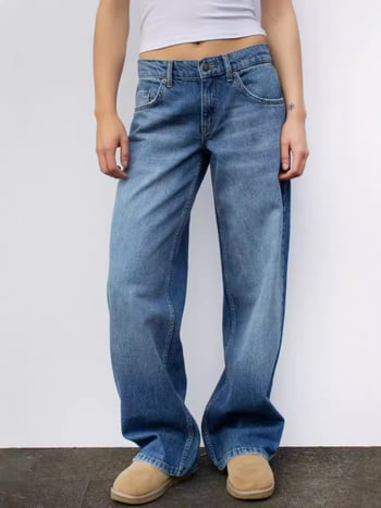 Farmernadrág egyenes szabású, magas derék, széles láb, vintázs mosott denim, pamutból (80–90% pamut)
