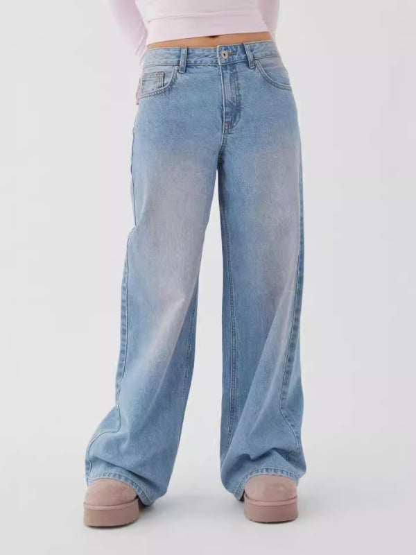 Farmernadrág egyenes szabású, magas derék, széles láb, vintázs mosott denim, pamutból (80–90% pamut)