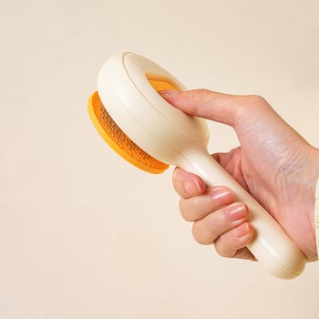 Macska- és kutyaápoló kefe a gubancok oldására és a szőr eltávolítására, kerek formájú kisállat-szőrkefe (Anyag: Műanyag; Termékkód: TQ-CW-093; Alkalmazható: Univerzális)