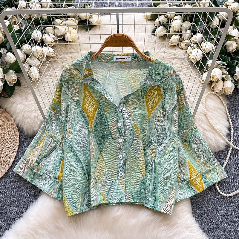 Női virágos mintázatú poliészter ing, polo gallérral, rövid ujjú, rövid fazon 40-50 cm, casual kardigan-stílus