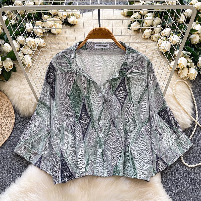 Női virágos mintázatú poliészter ing, polo gallérral, rövid ujjú, rövid fazon 40-50 cm, casual kardigan-stílus