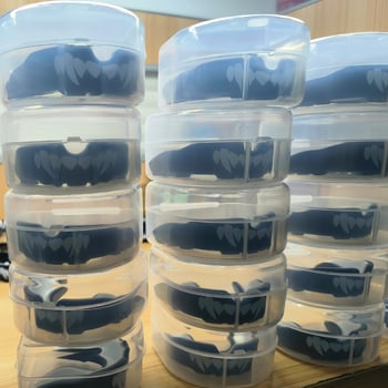 Sport szájvédő – kosárlabdára; anyag: gumi; márka Nana; védelem a fogak számára; univerzális használat