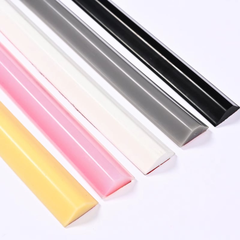 Shunxun PVC bandă prag baie — bandă etanșă și fonoizolantă pentru baie și chiuvetă, extrudată, montaj prin apăsare