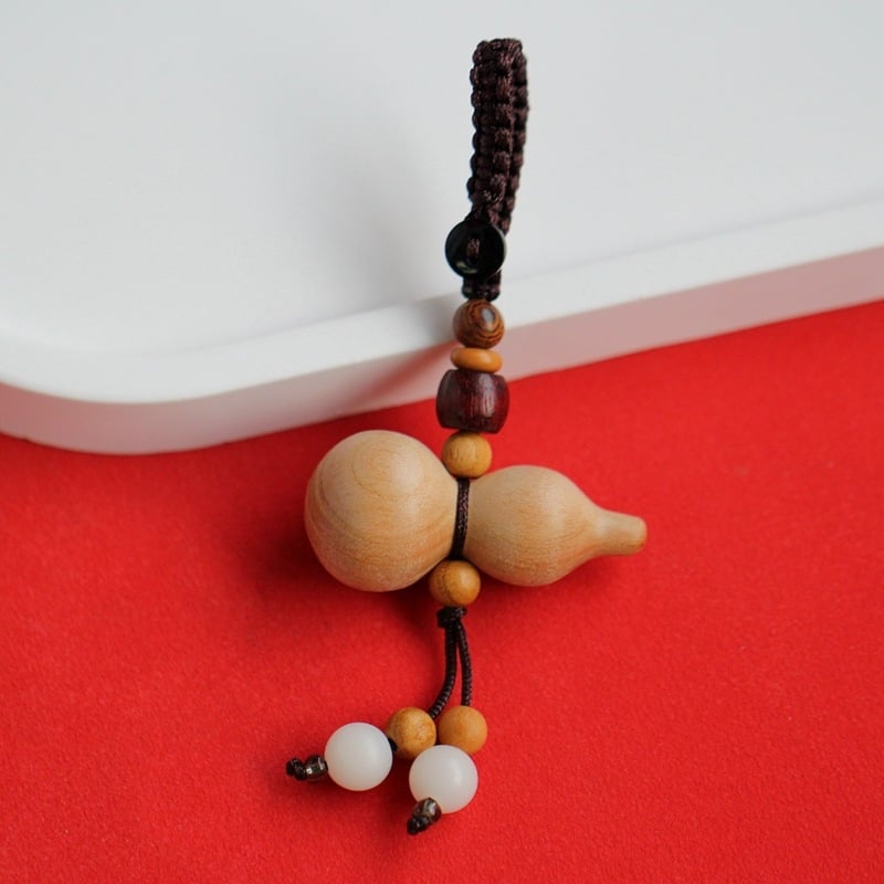 Autókulcs-gyűrű barackfa anyagból, Mu ran márka, modell 888