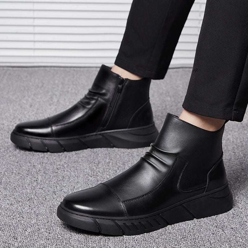 Férfi Martin bakancs bőrből, alacsony szár, fleece belső, gumitalp, Velcro-zárás