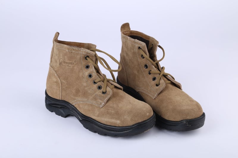 Munkás téli pamut csizma – felsőrész marhabőr, gumírozott talp, kerek orr, belső gyapjú, talpbetét juhgyapjú