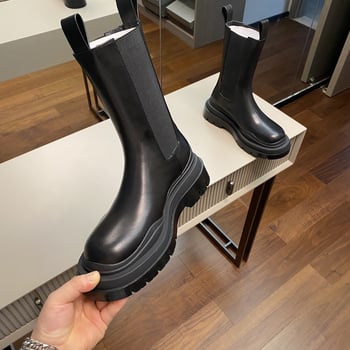 Nb&Bv csizma: valódi bőr felsőrész, kerek orr, 8 cm feletti sarok, magas szár, vastag talp