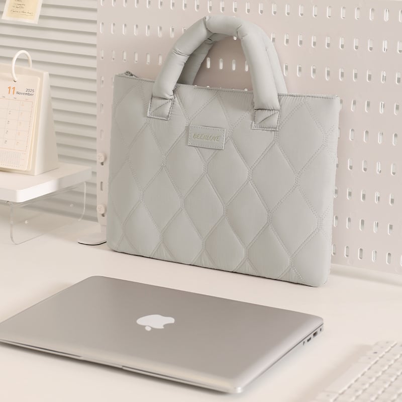 Laptop torbica — izuzetno lagana, otporna na udarce, kompaktna za pohranu; vanjski najlon, unutarnja podstava od poliestera; gradski minimalistički stil.
