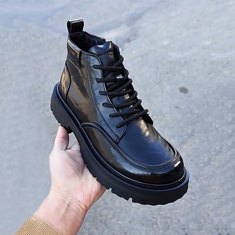 Férfi Martin bakancsok, Split bőr, középmagas szár, csat-zárás, belső magasság-növelő, gumírozott talp