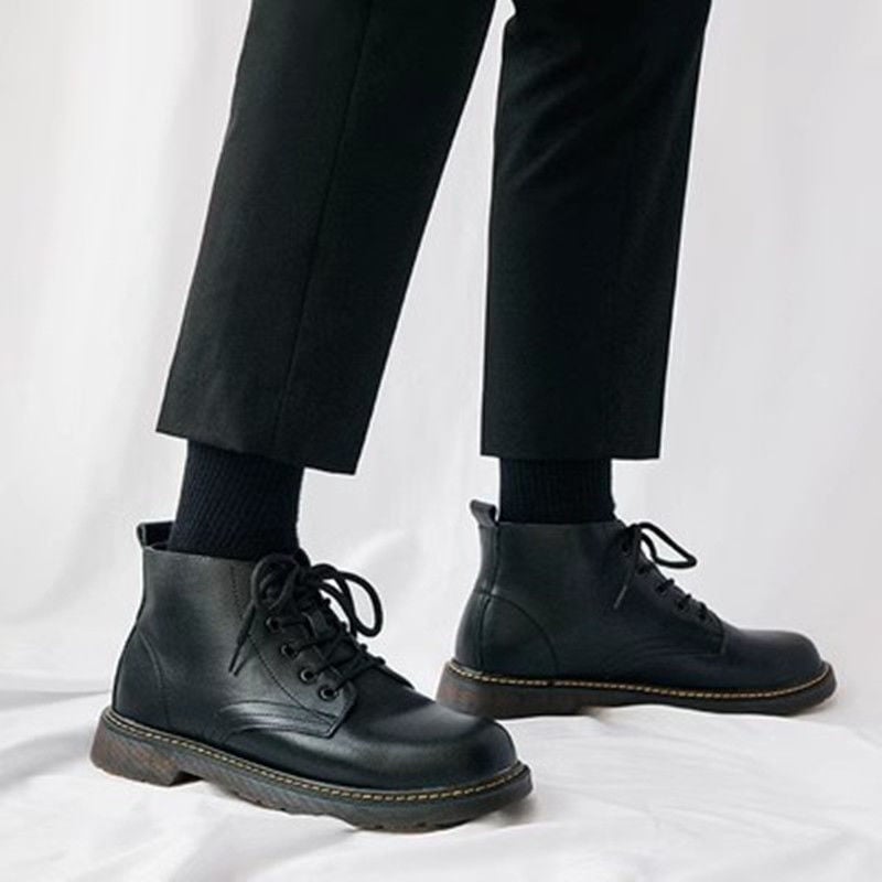 Férfi Martin csizmák, magasított, brit stílus, magasságnövelő, felső rész split bőrből, gumírozott talp