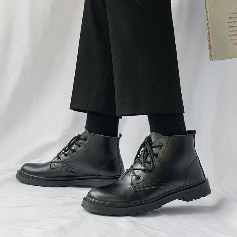 Férfi Martin csizmák, magasított, brit stílus, magasságnövelő, felső rész split bőrből, gumírozott talp