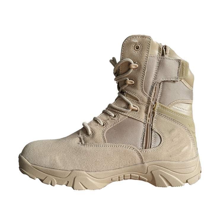 Férfiaknak készült magas felső részű taktikai bakancsok, felső rész tehenes velúr bőrből, gumírozott talp, nyúl szőrös bélés, két réteg sertésbőrből készült talpbetét, kézzel készített Martin bakancs