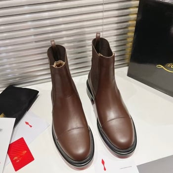 Férfi slip-on Chelsea csizma, középső szárú, kerek orral, felsőrész disznó bőr, bélés disznó bőr, gumitalp, domborított felület, alacsony sarok