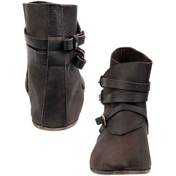 Chelsea csizma hegyes orrú, többszörös csatokkal, rövid szár, PU felső, gumírozott talp