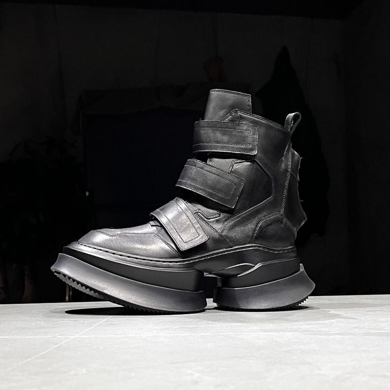 Martin csizmák vastag talppal a magasság növelésére, Velcro zárás, felsőrész valódi bőrből, gumitalp, sarka 6–8 cm