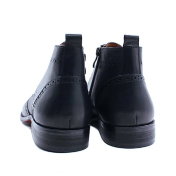 Férfi Martin csizma bőrből, koreai verzió, felső rész első réteg marhabőrből, bélés valódi bőr, talp gumi, alacsony négyzetes sarok 1-3 cm, kézzel készített