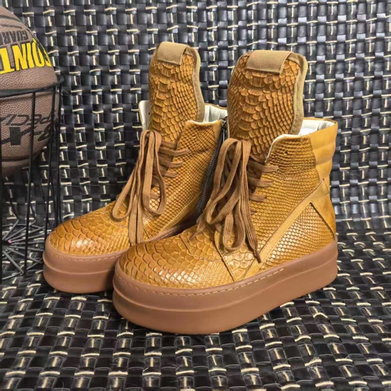 Martin csizma természetes bőr felsővel, kígyómintázat, oldalsó cipzár, vízálló