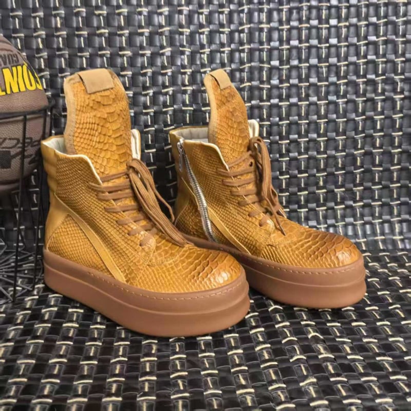 Martin csizma természetes bőr felsővel, kígyómintázat, oldalsó cipzár, vízálló